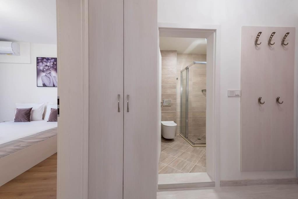 Labyrinth Apartment - Free Parking Space Included Varna Exterior foto