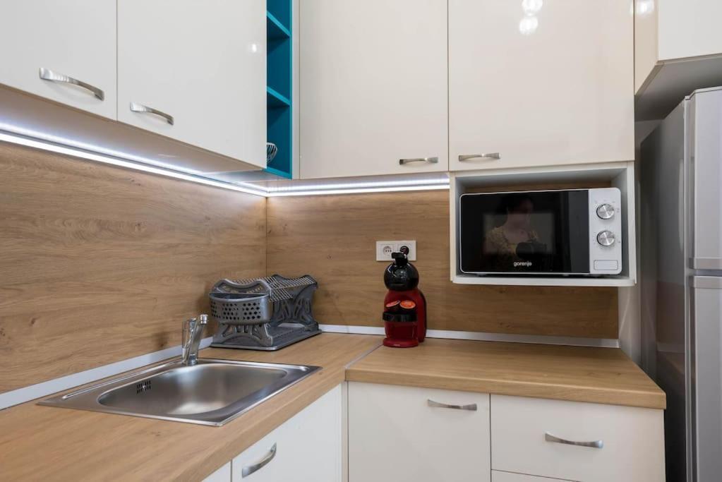 Labyrinth Apartment - Free Parking Space Included Varna Exterior foto